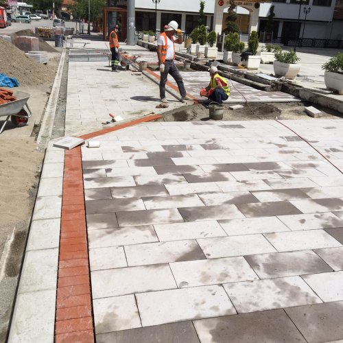 Kızılcahamam Belediyesi Önü Andezit Döşeme