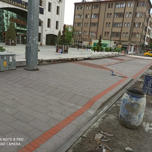 Kızılcahamam Belediyesi Önü Andezit Döşeme